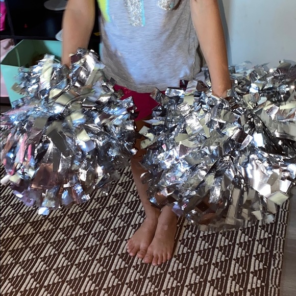 Cheer Pom poms - Picture 3 of 3
